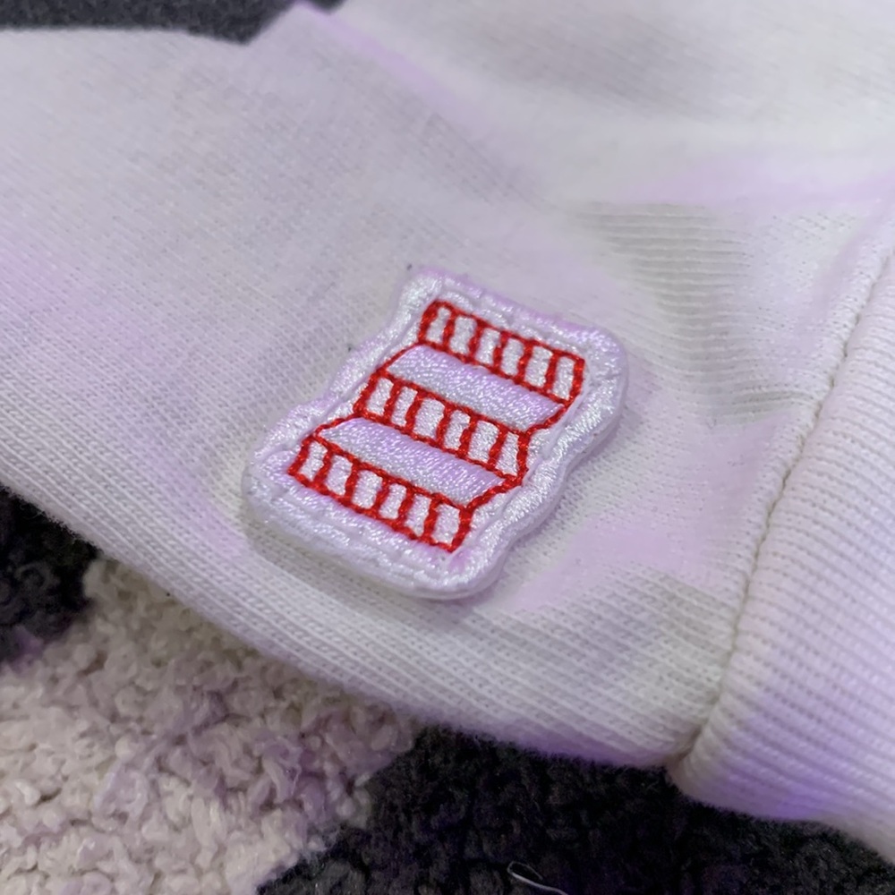 Topo designs, white with design on Front, small, regular fit. - Picture 4 of 4